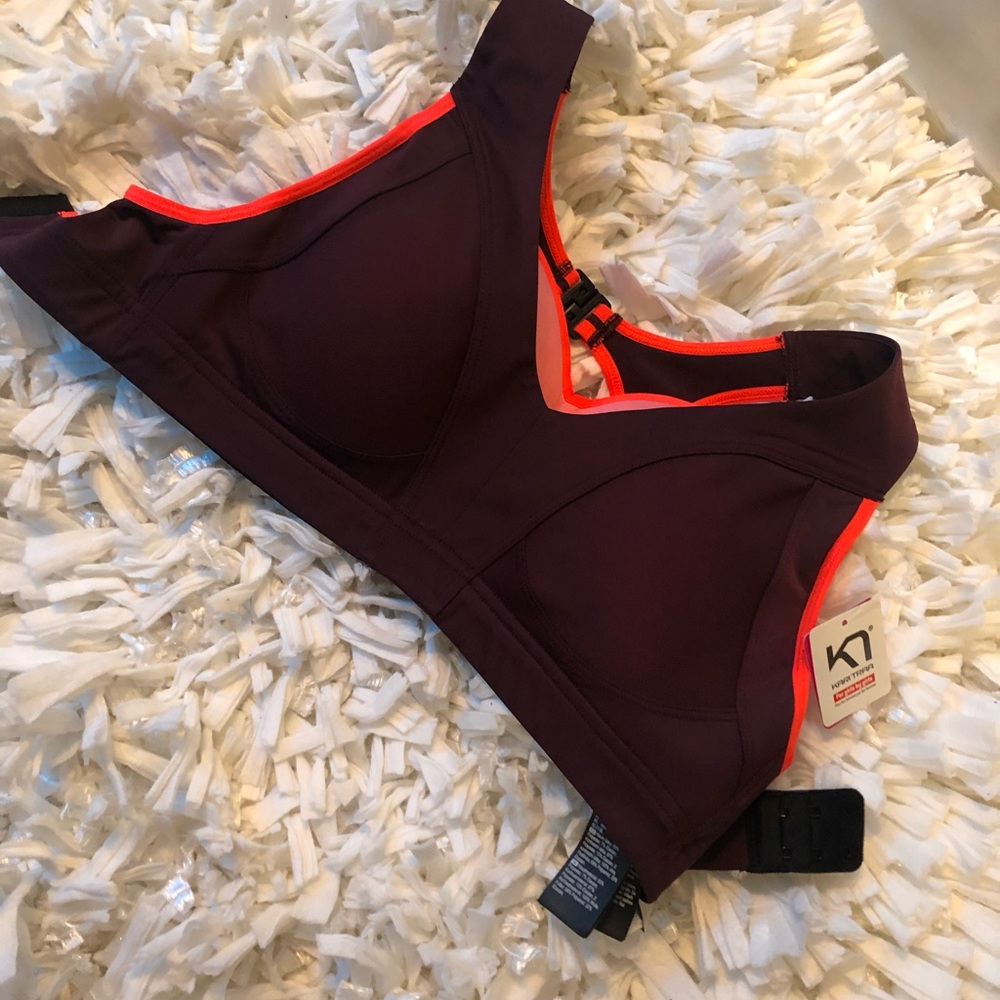 NWT Kari Traa caged heavy duty  sports bra 70D